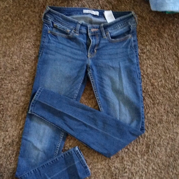 Hollister Jeans - Picture 1 of 3